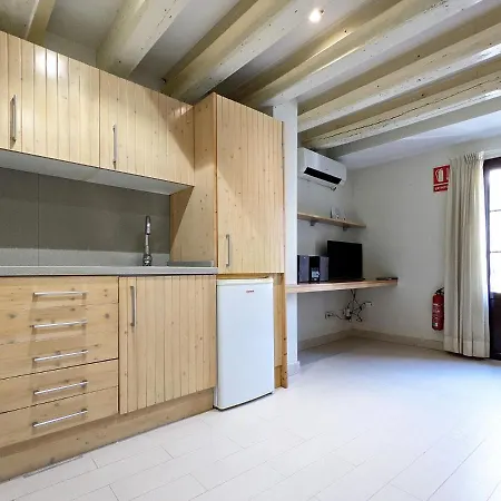 Classbedroom Gothic Ramblas * Barcelona