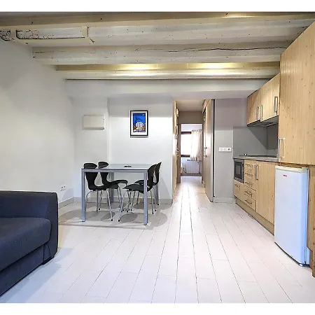 Classbedroom Gothic Ramblas Lägenhet *